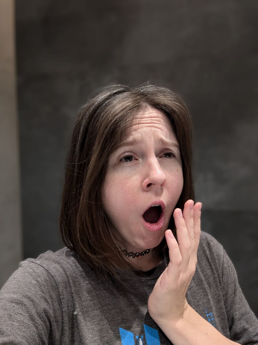 Типичная мать, только проснулась