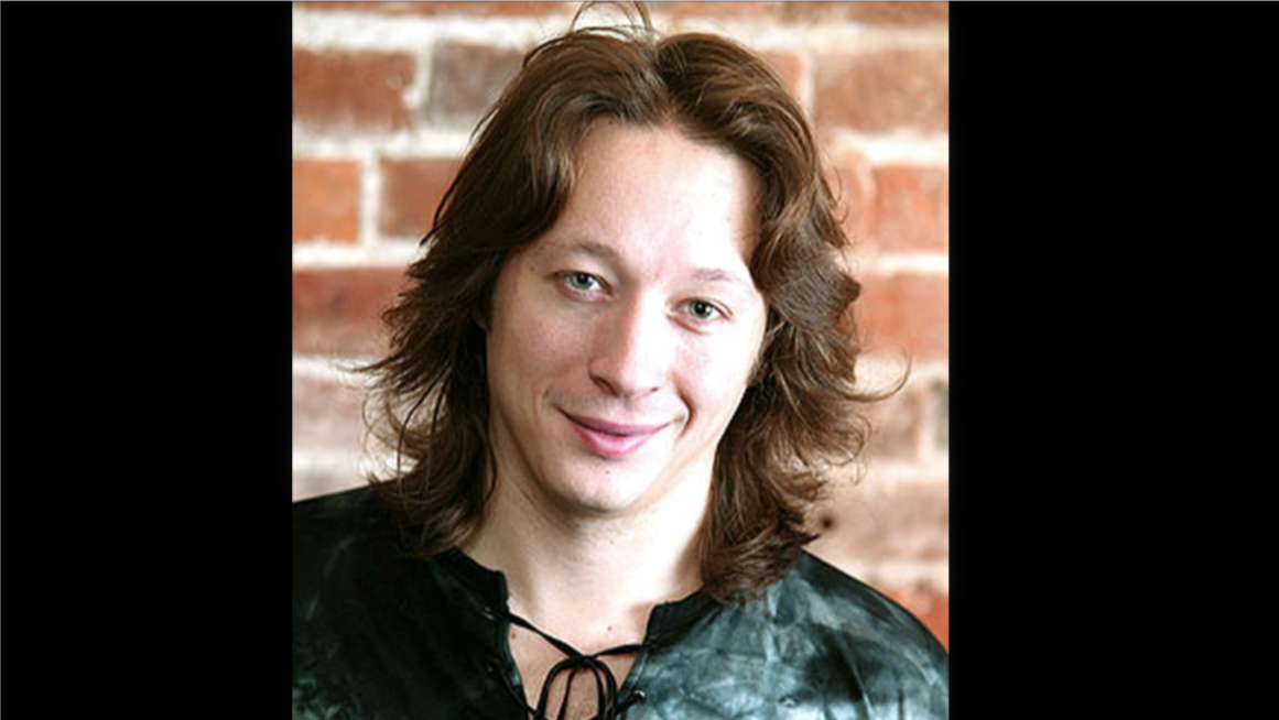 Способности к музыке у Тимура раскрылись ещё в юные годы