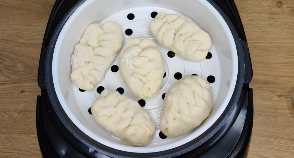 Так пироги мало кто готовит, а зря. Знакомая кореянка научила готовить невероятно вкусные пирожки «Пигоди» на пару — вкусно и полезно