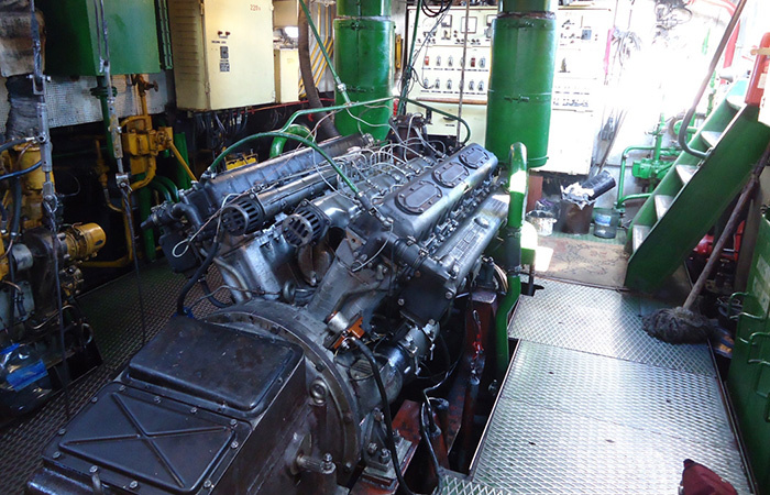 Двигатель буксира