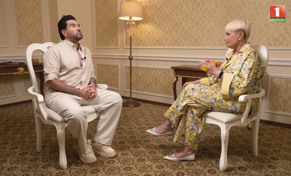    Певец дал интервью Елене Спиридович. Фото: кадр видео телеканала «Беларусь 1».