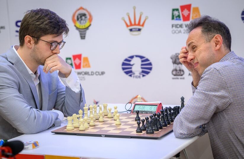 Ветеран российских шахмат Евгений Наер уступил Самуэлю Севяну из США.