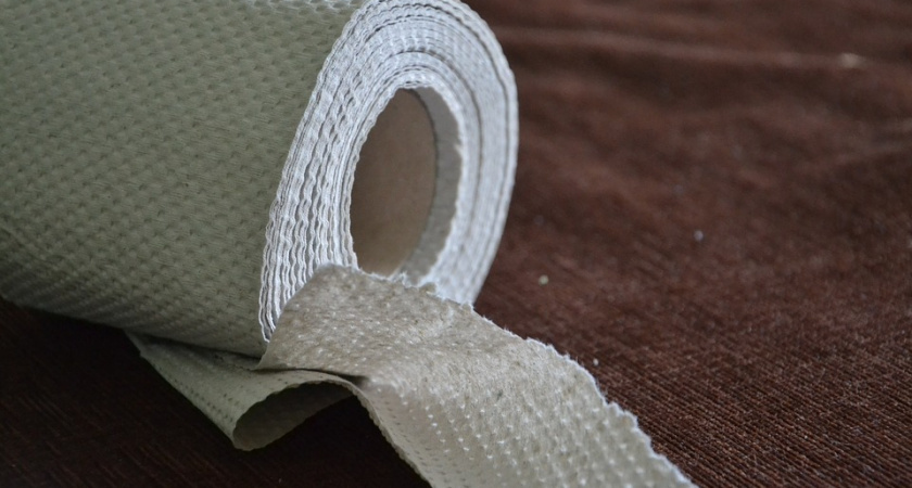    Из окон не дует даже в буран: от сквозняков спас рулон туалетной бумаги — холодный подоконник в прошлом