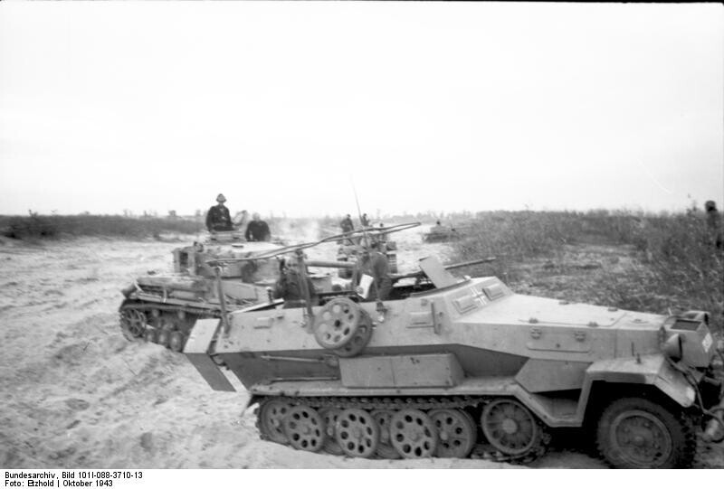Sd.Kfz.251 Ausf. A  с установленным MG