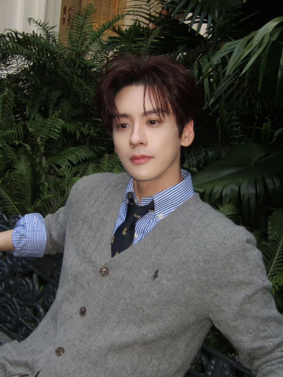 Вэй Чжэмин. Больше фото в галерее...