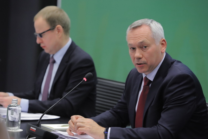    Заседание координационного совета МАСС по сельскому хозяйству провели губернатор Алтайского края Виктор Томенко и губернатор Новосибирской области Андрей Травников (справа). Фото: Михаил Периков