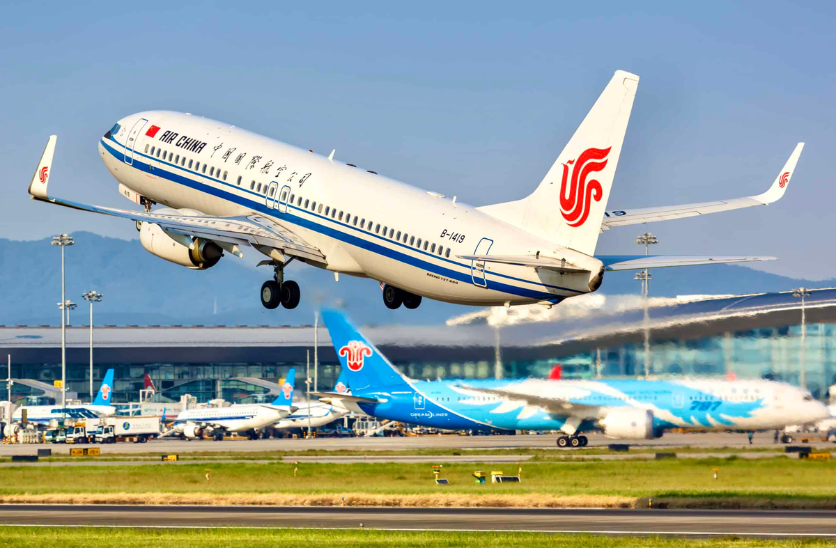 Boeing 737-800 авиакомпании Air China вылетает из аэропорта Гуанчжоу Байюнь в Китае. Фото: Маркус Майнка