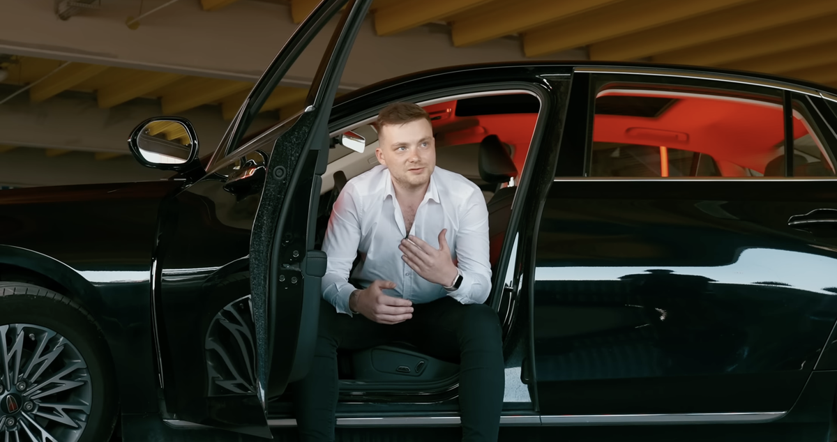 Бизнес-таксист Илья