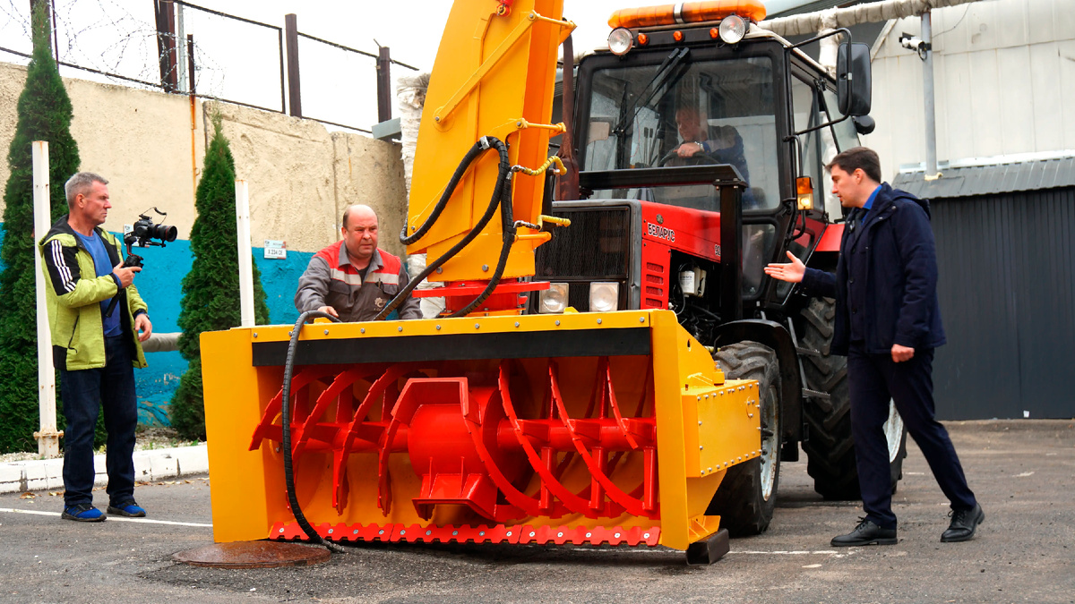 Снегоуборщик "Буран-3"