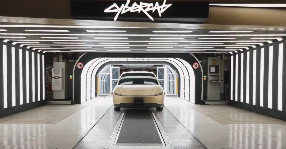 Кадр из видео Tesla  📷
