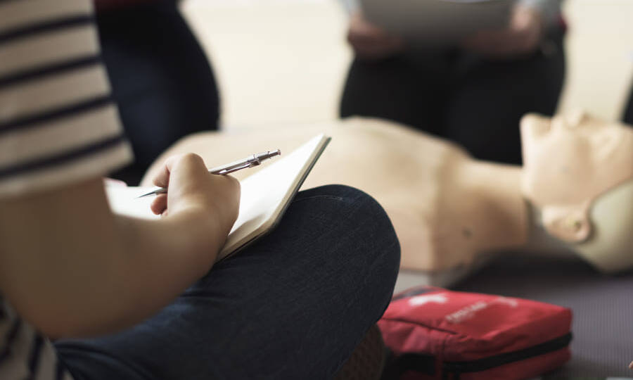 Помощь при эпилептическом припадке: что делать окружающим