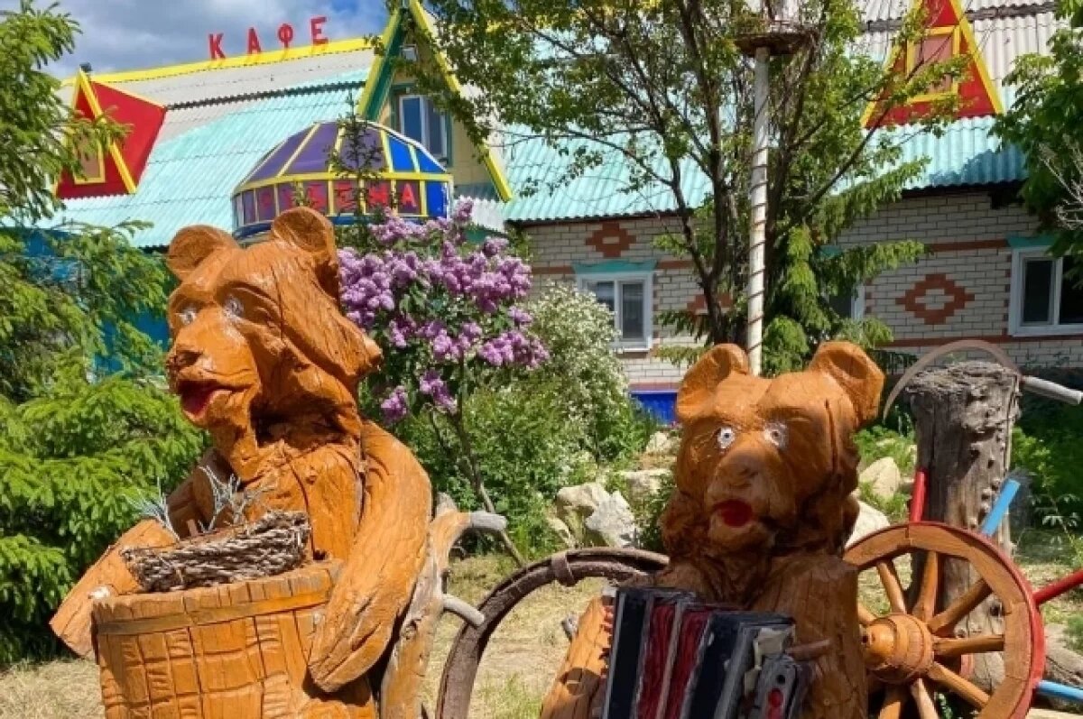    Под Саратовом за 30 млн рублей продают гостиницу со скульптурами