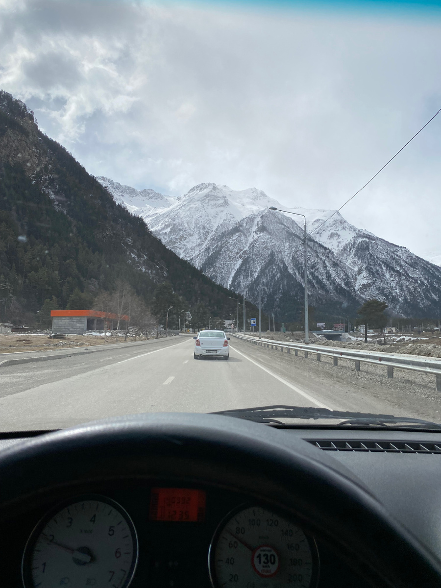 Очень красивые пейзажи по дороге к Эльбрусу 