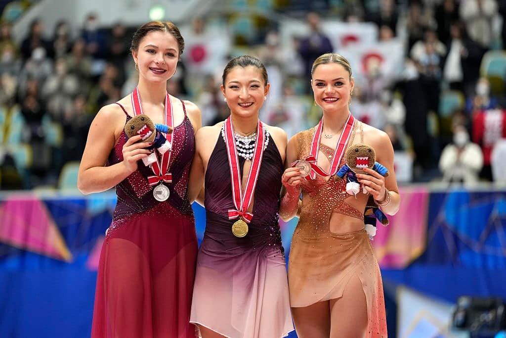    Софья Самоделкина на пьедестале почета / Фото: Toru Hanai/ International Skating Union