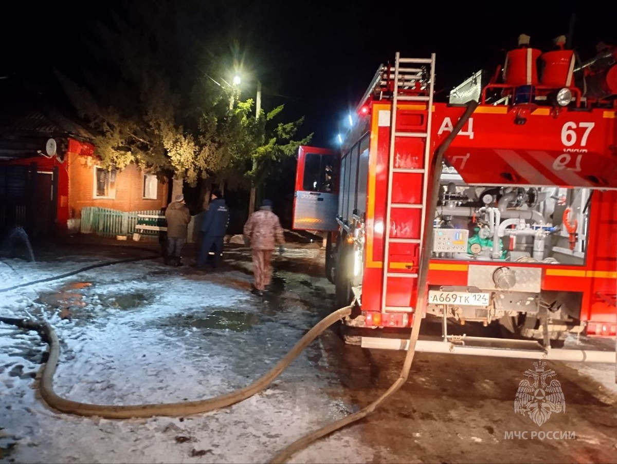     Два человека погибли в пожаре на юго-западе Красноярского края