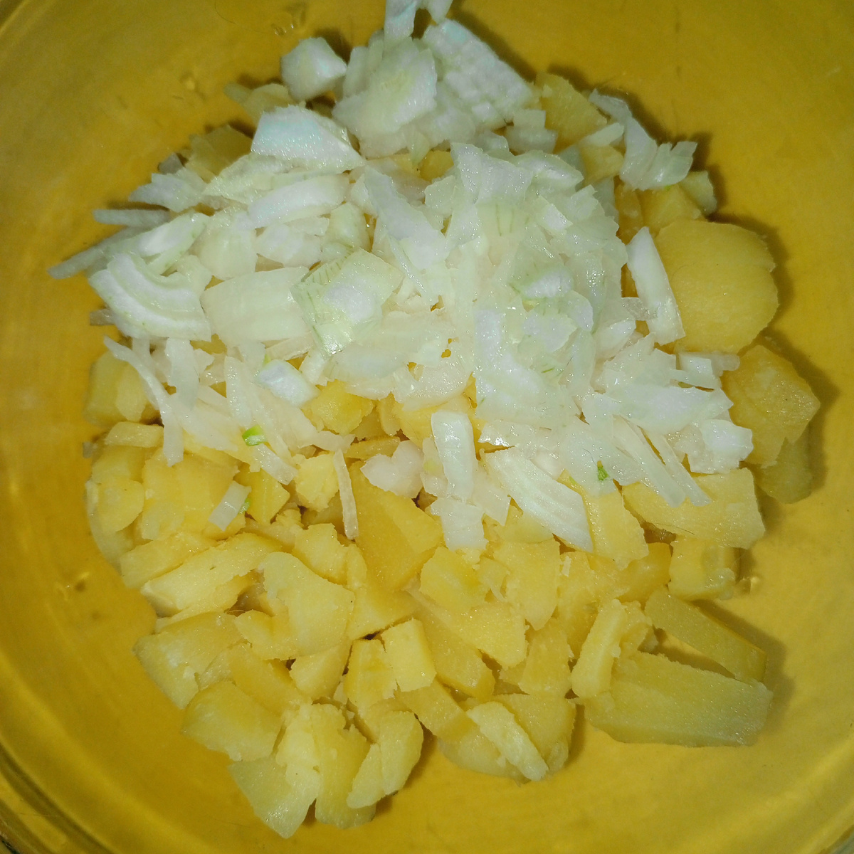 Картофель в мундире и лук