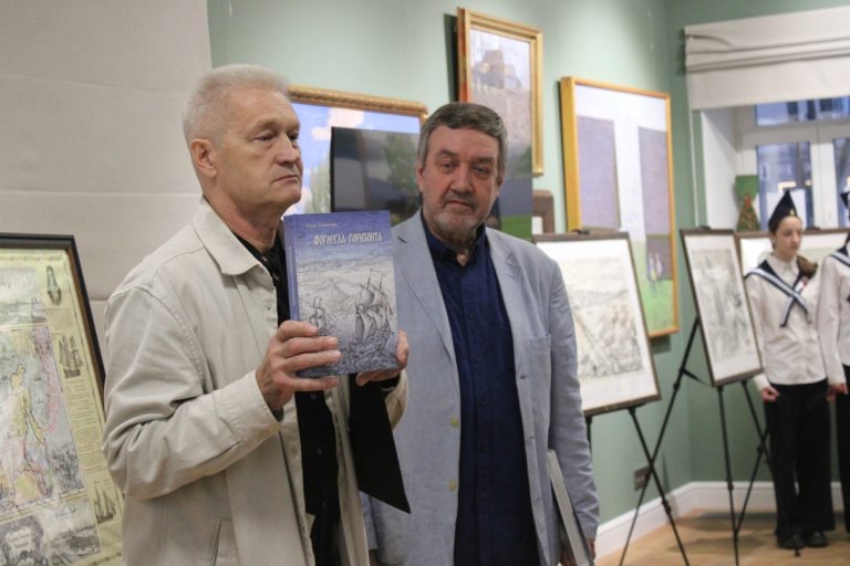    Сергей Панюхин и Александр Кулёмин на открытии выставки в Музее живописи Сидорова.