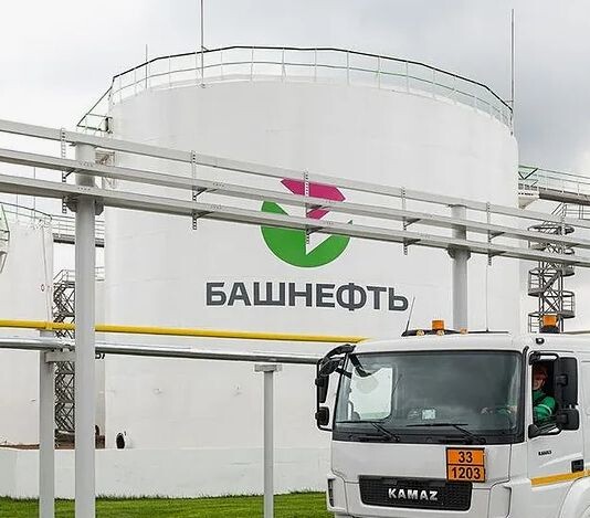 Бензин, моторное масло, топливо.