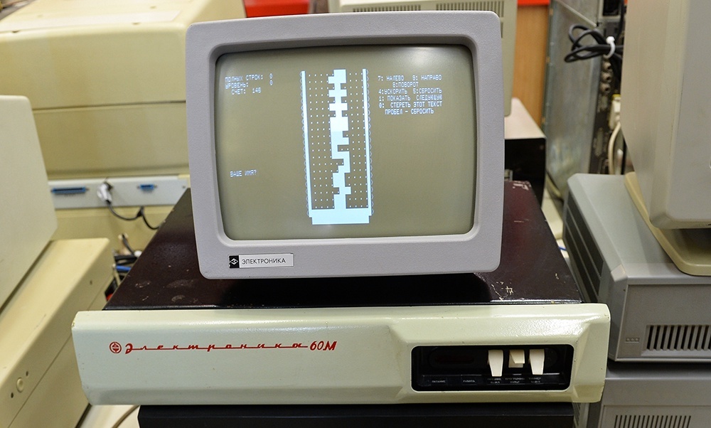 Изображение игры «Тетрис» используется в исторических и культурных целях. Авторское право на игру принадлежит The Tetris Company, LLC. В СССР игра была в общественном достоянии до 1996 года. Использование в статье — соответствует принципам добросовестного использования (fair use) для анализа культурного влияния.