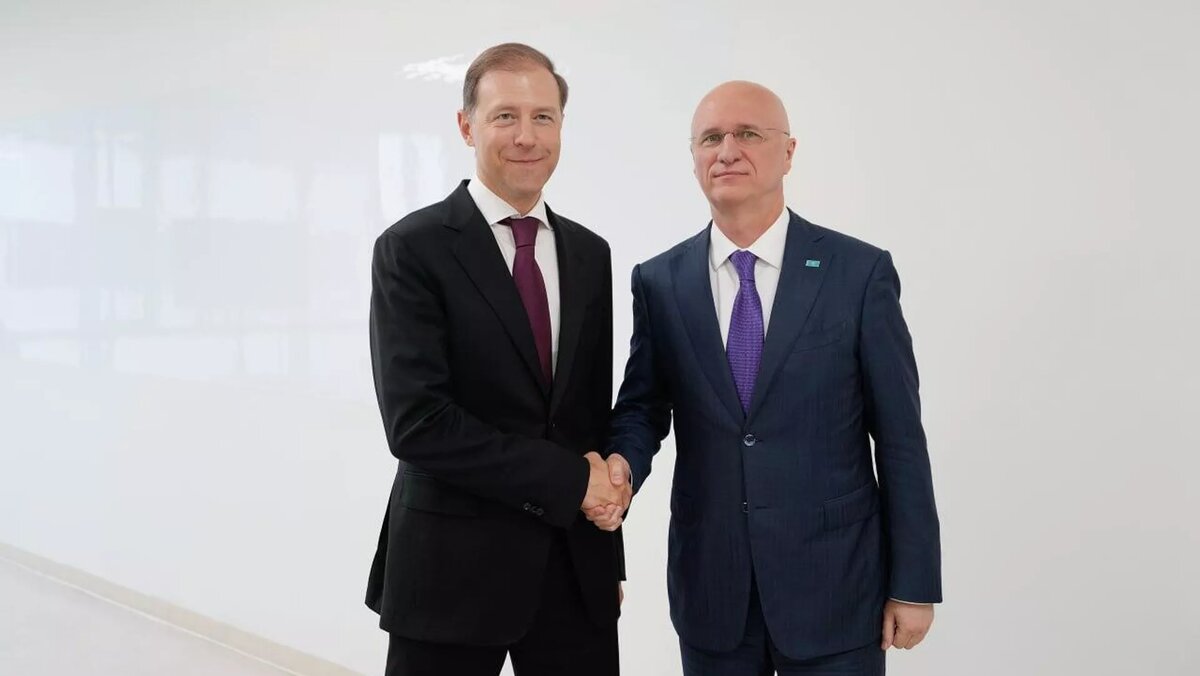 Роман Скляр встретился с Денисом Мантуровым, архивное фото © Photo : правительство Российской Федерации