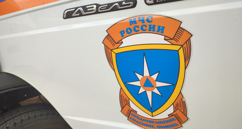    В Усолье-Сибирском пламя повредило второй этаж торгового комплекса