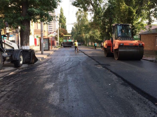    Ремонт дороги //Фото: пресс-служба администрации Ростова