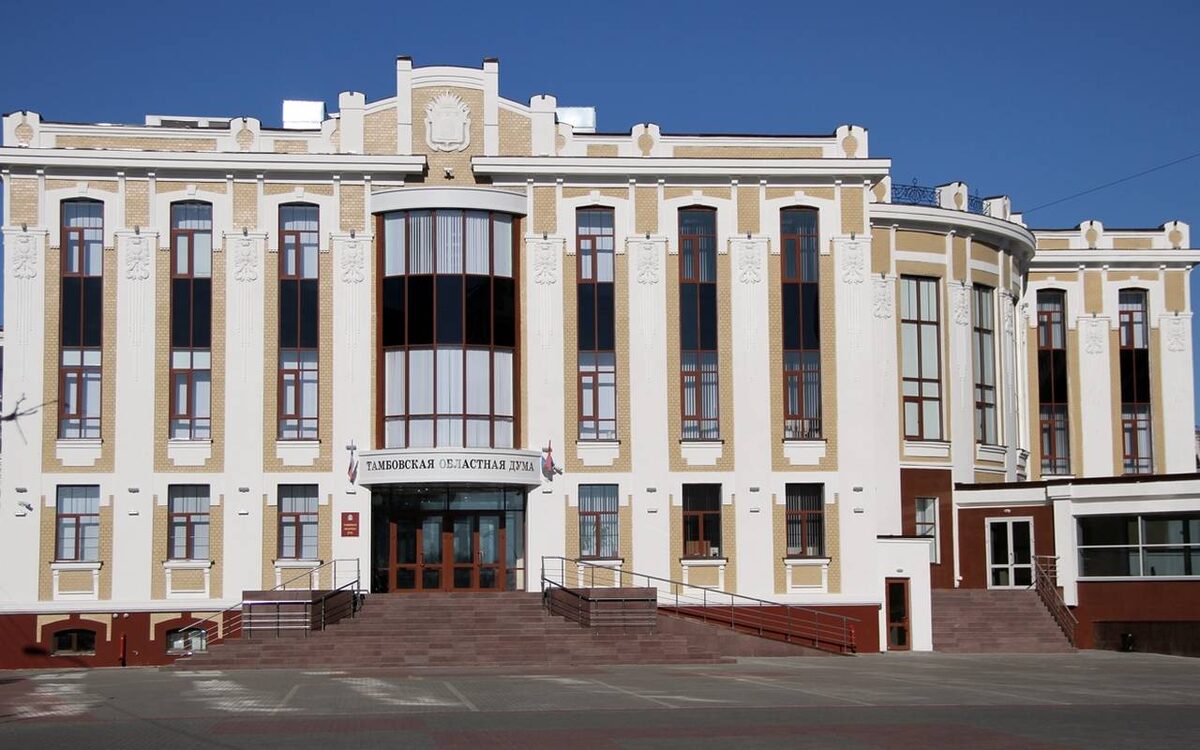    Помощникам тамбовских депутатов поднимут зарплату сразу на 22% Фото – Тамбовская областная Дума