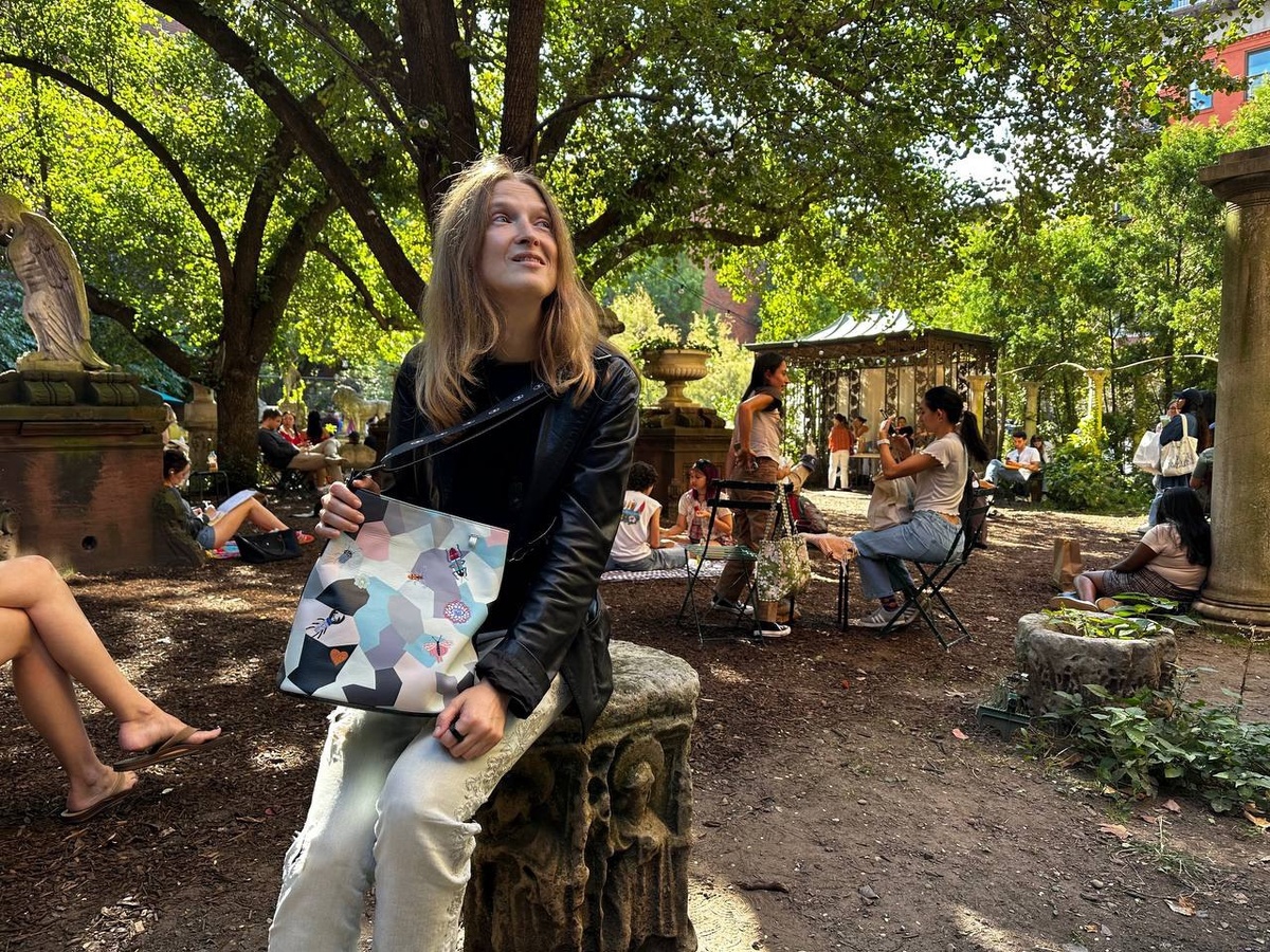 Татьяна Замировская в Элизабет-Стрит Гардене, Нью-Йорк, 2024
Фотография предоставлена Татьяной Замировской