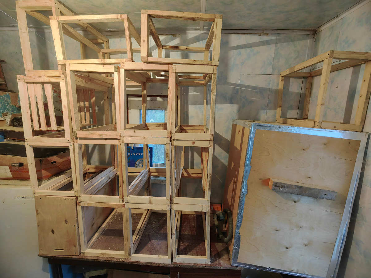 На фото только 16 штук, однако в воскресенье доделал до 20