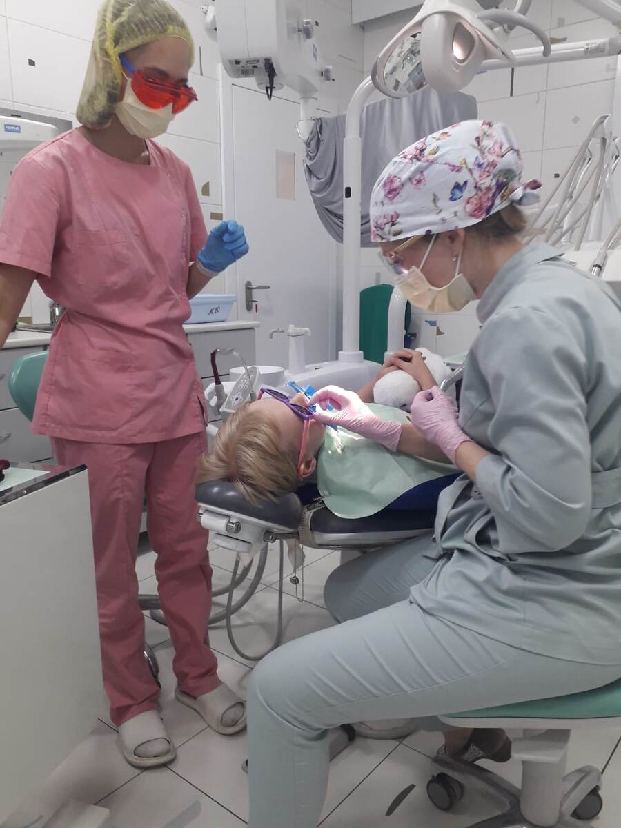 Мой торопыжка лечит зубки