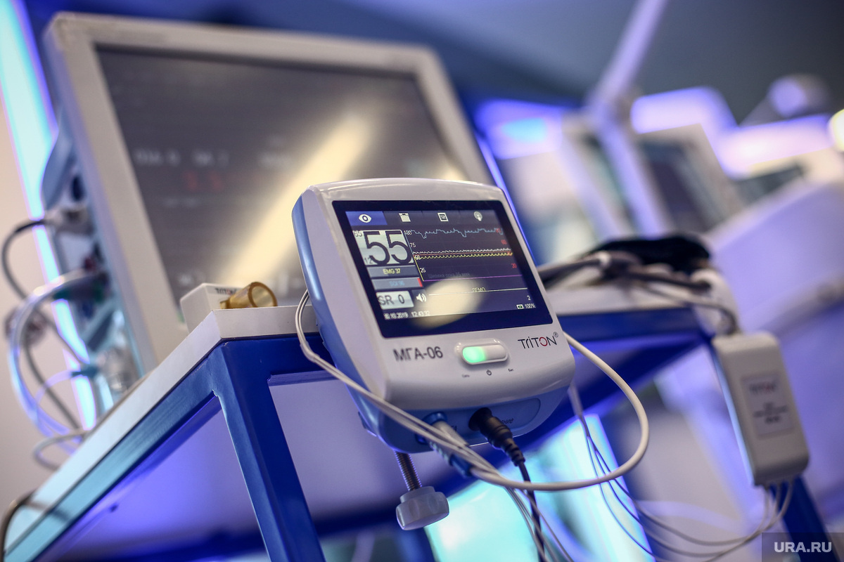 Аппарат ИВЛ помогает дышать, если пациент не может делать это самостоятельно. Фото: Владимир Андреев © URA.RU