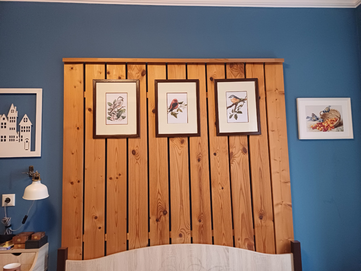 Изголовье кровати в спальне. Фото автора.