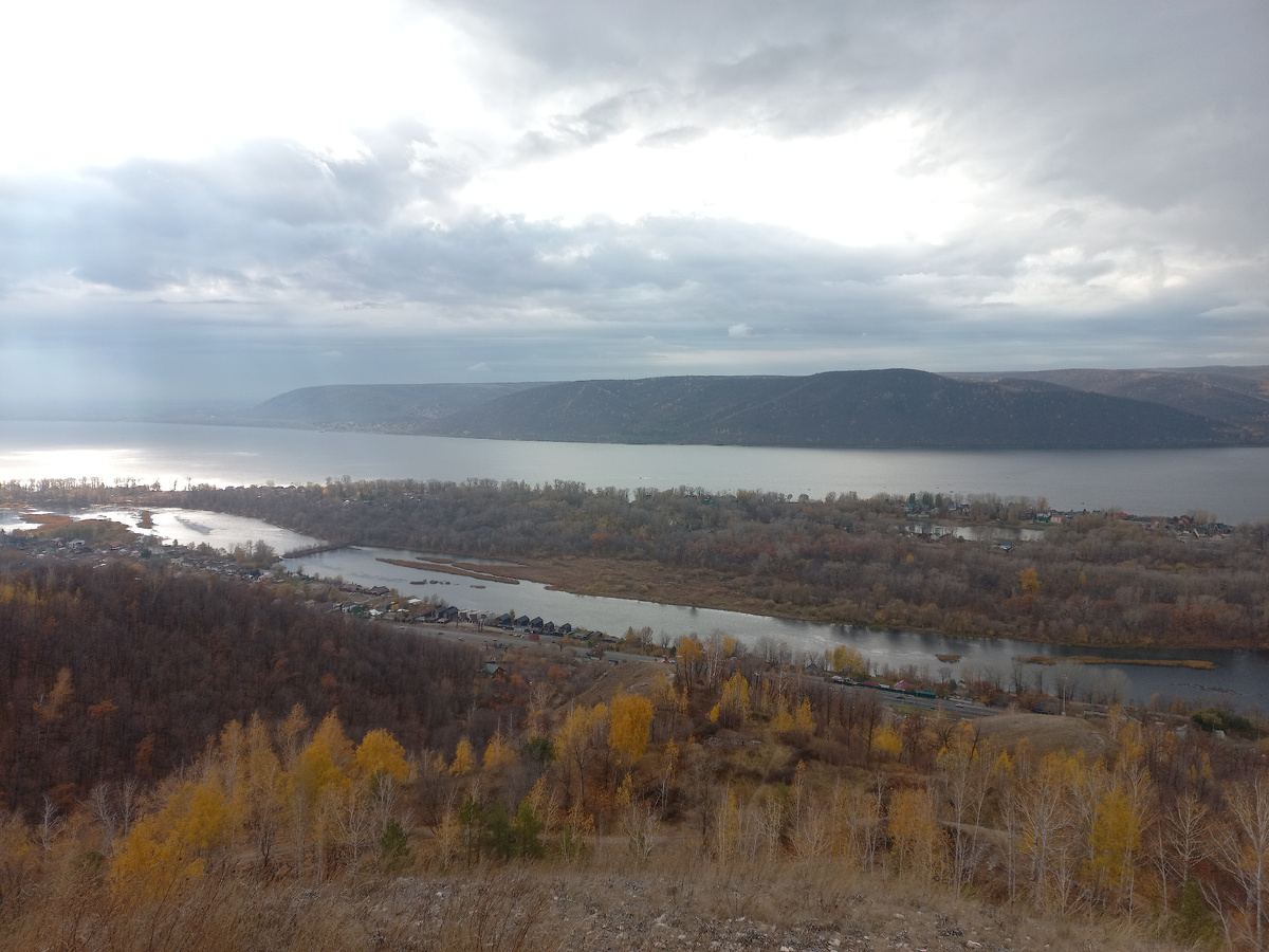 Вид на Волгу.