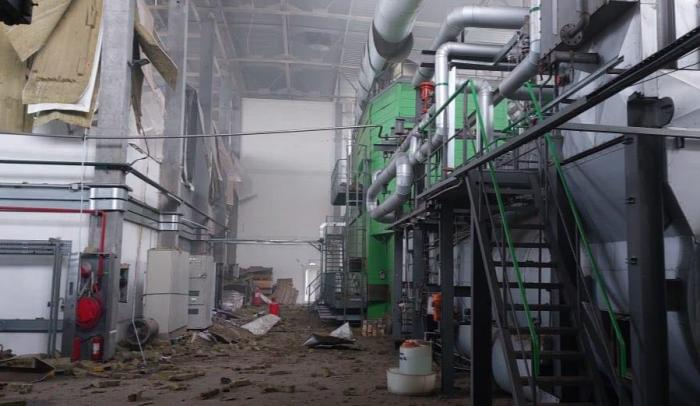 Результат прилета «Гераней» по ТЭС «Клиар Энерджи» (Clear Energy) в Черниговской области. Данная ТЭС была возведена в 2016 году у приграничного села Крюковка Черниговской области и работала на биомассе, источник Телеграм-канал Военный Осведомитель