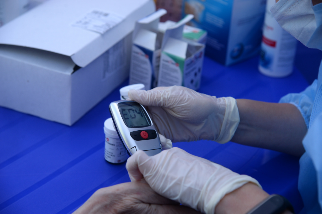 Надо понимать, что даже в самый «расширенный» полис ДМС не входят абсолютно все случаи. Например, зачастую в добровольную страховку не включается сахарный диабет, беременность, психические заболевания, консультации диетолога, различные процедуры (скажем, ударно-волновая терапия) и многое другое.