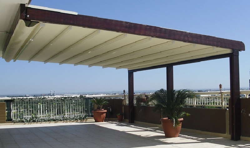 Односкатная пристенная пергола