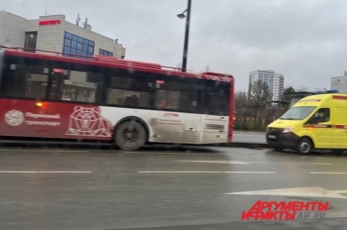    В Перми из автобуса экстренно высадили людей из-за подозрительного предмета