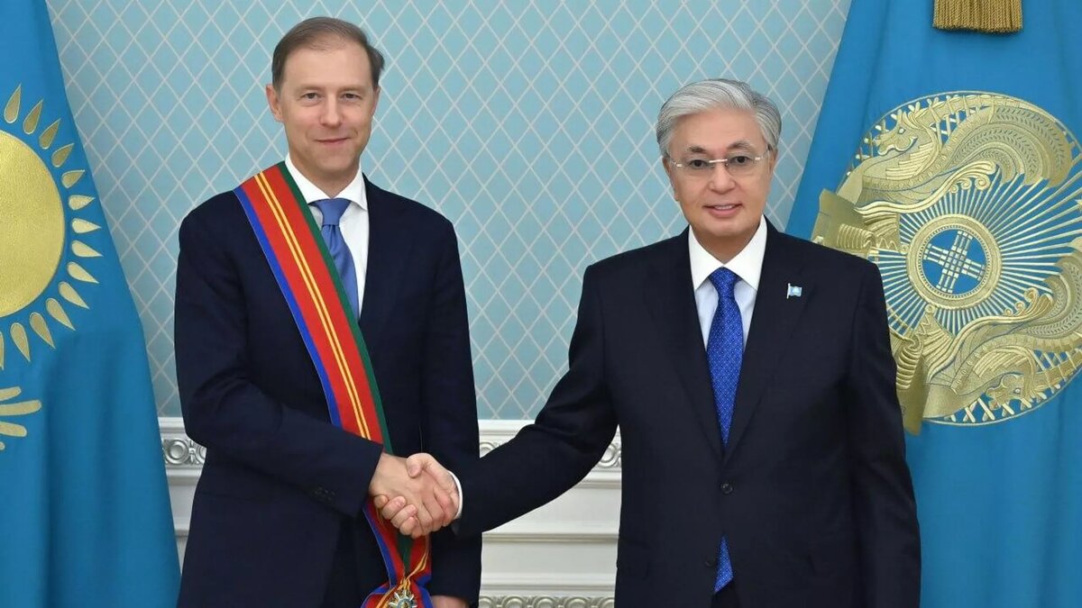 Касым-Жомарт Токаев наградил Дениса Мантурова орденом "Достык" I степени © Photo : Акорда