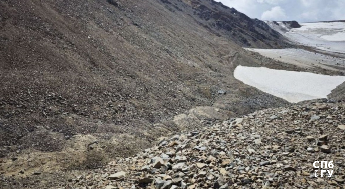 Котловина озера Барсово после спуска. Фото Валерии Распутиной