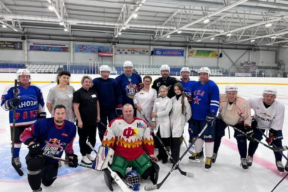    Врачи провели медицинское обследование игроков и тренеров ХК «Факел». Министерство здравоохранения Новосибирской области