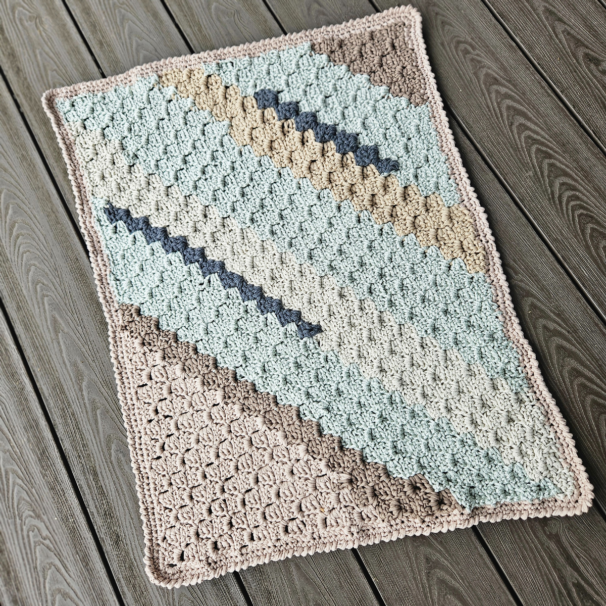 Коврик "Всё в дело". (80см на 60см).