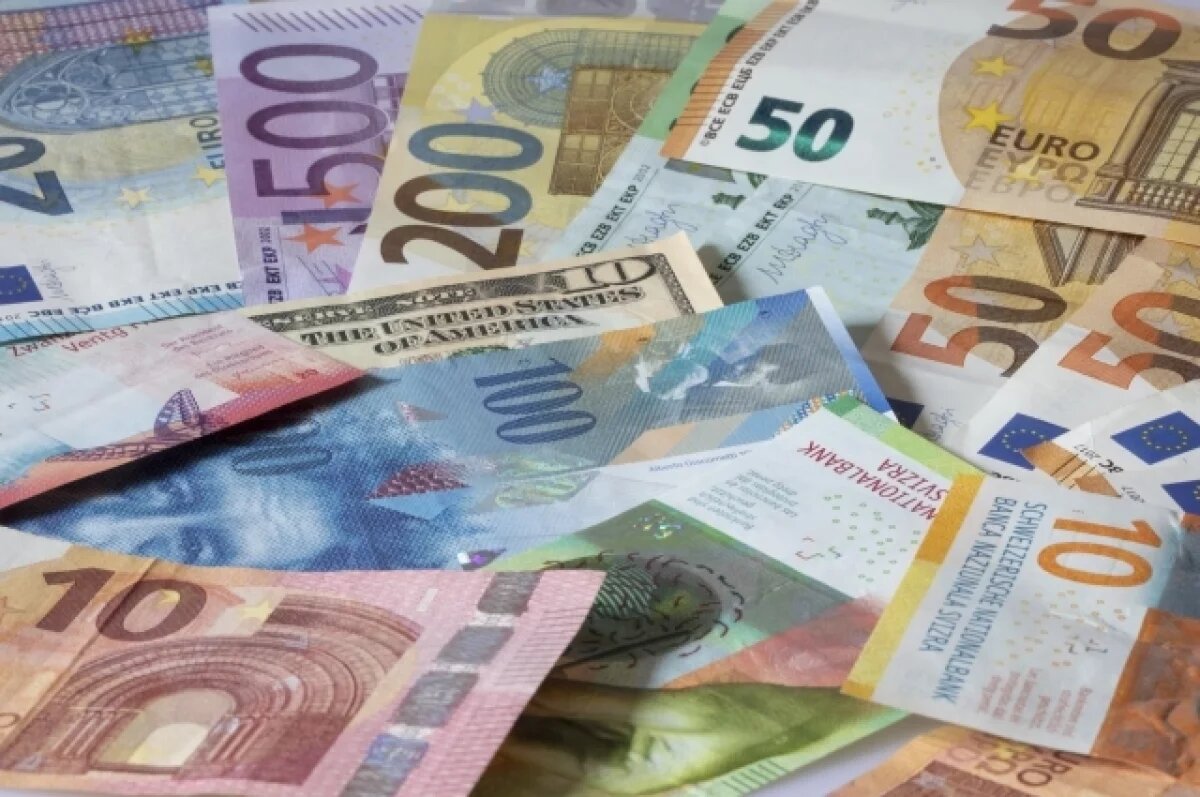    Более заметное ослабление рубля возможно ближе к декабрю на фоне сезонной активизации импорта и предновогоднего потребительского спроса