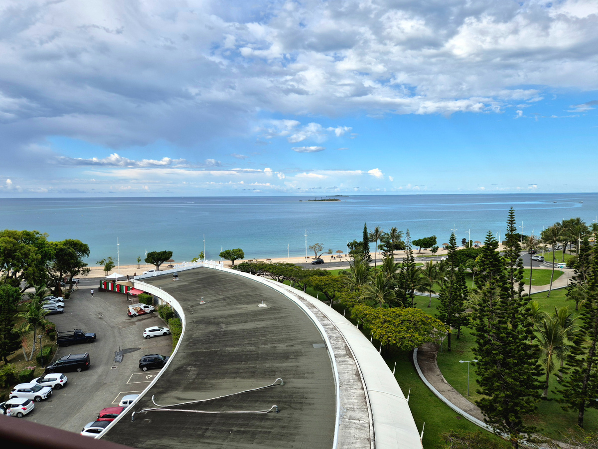 вид из номера отеля Хилтон, Новая Каледония 