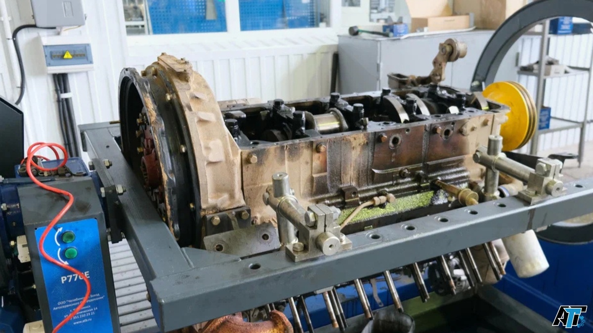 Двигатель КАМАЗ 740 на стенде 