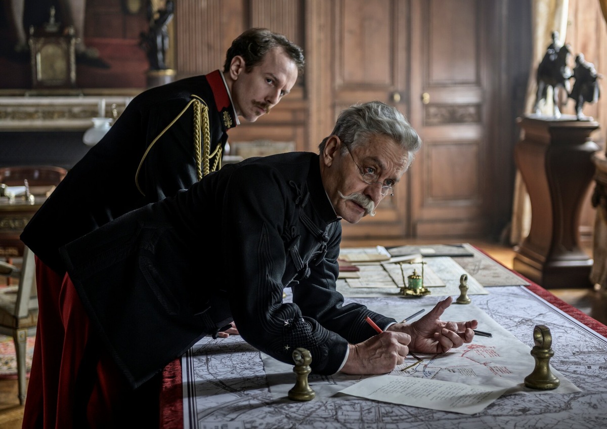 «Офицер и шпион»: расследование, которое перевернуло Францию, (источник: kinopoisk.ru)