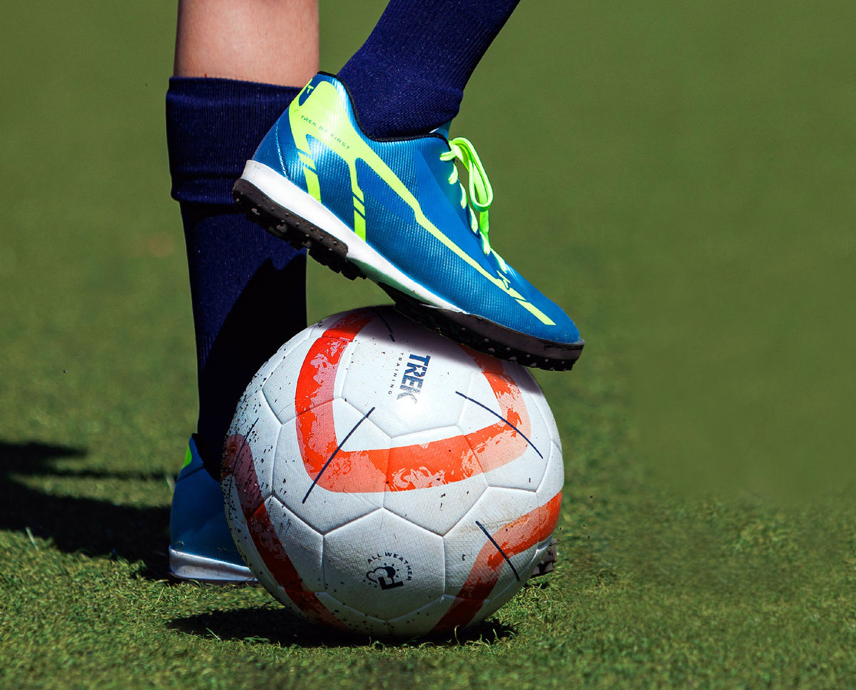 Бутсы футбольные (сороконожки) TREK