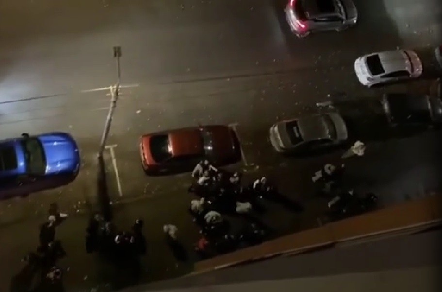    Мужчина госпитализирован после массовой драки в центре Саратова