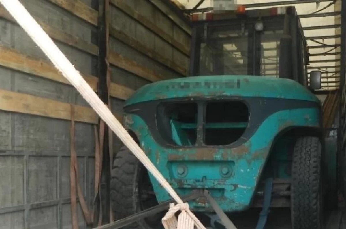    Челябинские таможенники не дали вывезти два погрузчика в Казахстан