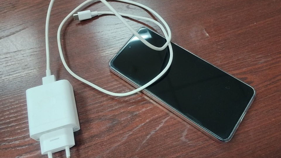 На все 100 процентов? Как правильно заряжать мобильный телефон – совет эксперта