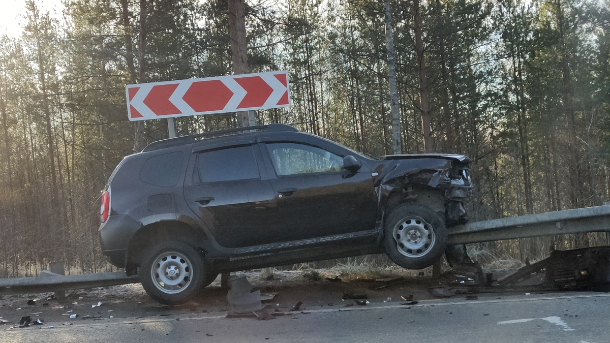    «Дастер» улетел на отбойник в аварии недалеко от Петрозаводска© Алексей Фрилунд для Столицы на Онего
